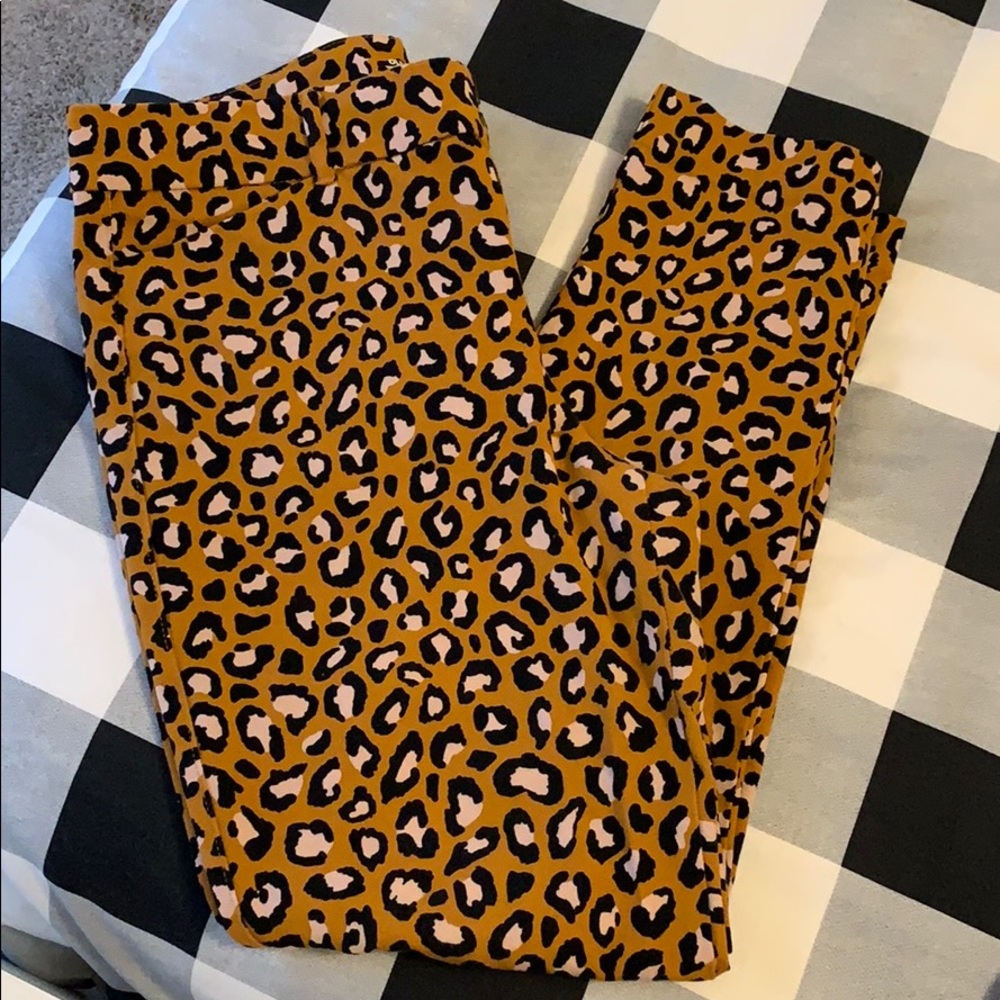 Old Navy Leopard Print Pixie Pants